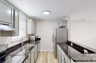 525 Olmsted Park Pl, Charlotte, NC 28203 - Photo 16