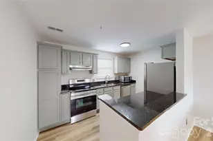 525 Olmsted Park Pl, Charlotte, NC 28203 - Photo 14