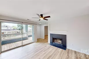 525 Olmsted Park Pl, Charlotte, NC 28203 - Photo 2