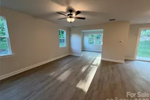 552 Carolyn Ln, Charlotte, NC 28213 - Photo 40