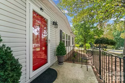 121 Regatta Lane, Mooresville, NC 28115 - Photo 4