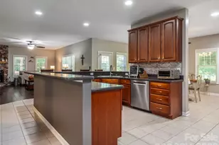 273 Cross Creek Dr, Marion, NC 28752 - Photo 10