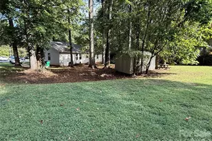523 Culloden Ct, Charlotte, NC 28214 - Photo 2