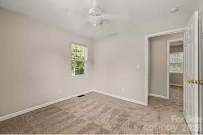 619 Pennsylvania Avenue, Charlotte, NC 28216 - Photo 16