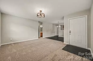 619 Pennsylvania Ave, Charlotte, NC 28216 - Photo 4