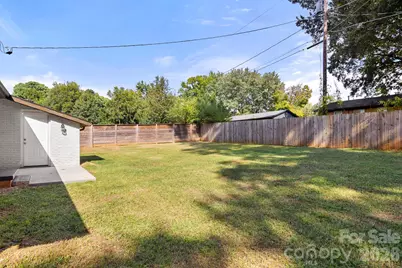 2427 Carrington Court, Charlotte, NC 28208 - Photo 32