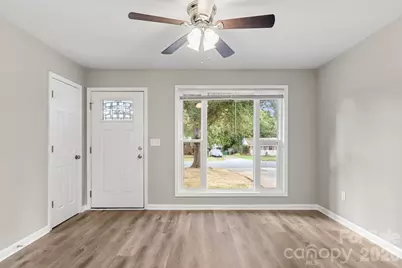 2427 Carrington Court, Charlotte, NC 28208 - Photo 6