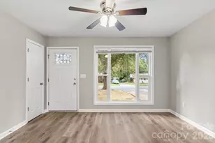 2427 Carrington Ct, Charlotte, NC 28208 - Photo 6