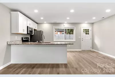 2427 Carrington Court, Charlotte, NC 28208 - Photo 8