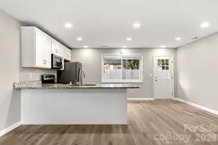 2427 Carrington Ct, Charlotte, NC 28208 - Photo 8