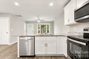 2427 Carrington Ct, Charlotte, NC 28208 - Photo 12