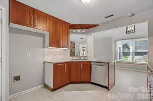10243 Fairway Ridge Rd, Charlotte, NC 28277 - Photo 12