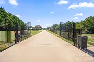 822 Kiser Rd, Bessemer City, NC 28016 - Photo 2