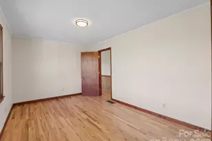 727 E Lyda Rd, Hendersonville, NC 28792 - Photo 14
