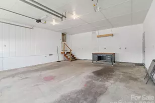 727 E Lyda Rd, Hendersonville, NC 28792 - Photo 24