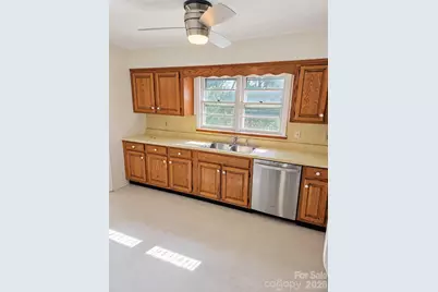 414 Heather Circle, Hendersonville, NC 28739 - Photo 10