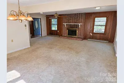 414 Heather Circle, Hendersonville, NC 28739 - Photo 6