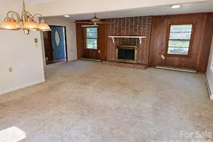 414 Heather Cir, Hendersonville, NC 28739 - Photo 6