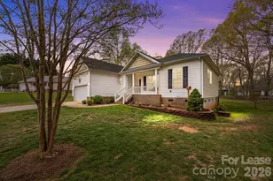 1667 Warwick Ct, Lincolnton, NC 28092 - Photo 1