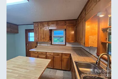 159 Hubert Street, Newland, NC 28657 - Photo 14
