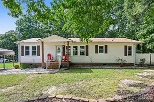 115 Red Fox Ct, Mount Holly, NC 28120 - Photo 1
