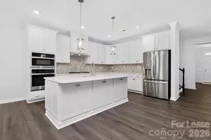 11225 Lochmere Rd, Charlotte, NC 28278 - Photo 6