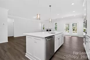 11225 Lochmere Rd, Charlotte, NC 28278 - Photo 12