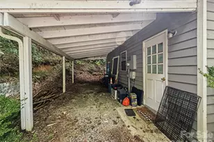 1156 Crab Creek Rd, Hendersonville, NC 28739 - Photo 14
