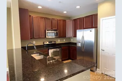 1000 E Woodlawn Road E #303, Charlotte, NC 28209 - Photo 2