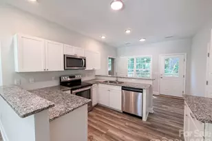 604 Stewart Ct, Statesville, NC 28677 - Photo 2