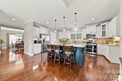 1258 10th Street Place NW, Hickory, NC 28601 - Photo 10