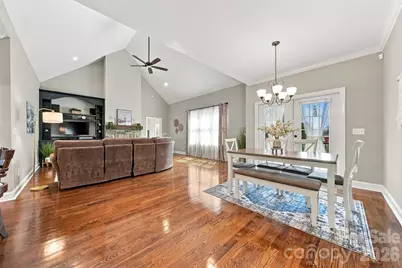 1258 10th Street Place NW, Hickory, NC 28601 - Photo 6