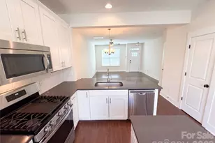 1628 Pat Garrett St, Charlotte, NC 28206 - Photo 10