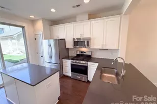 1628 Pat Garrett St, Charlotte, NC 28206 - Photo 8