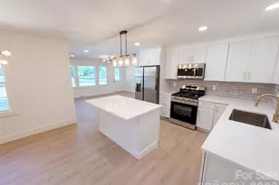 4200 Abbeydale Dr, Charlotte, NC 28205 - Photo 8
