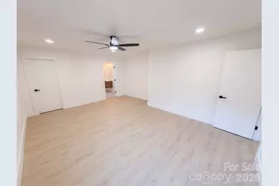 4200 Abbeydale Drive, Charlotte, NC 28205 - Photo 18
