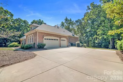 6052 Oxfordshire Road, Waxhaw, NC 28173 - Photo 2