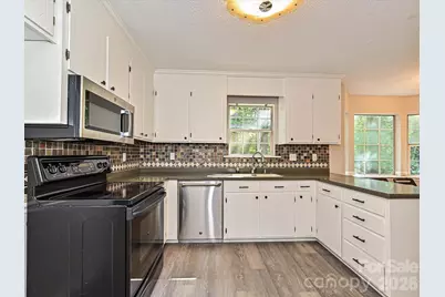 11200 Walking Horse Lane, Charlotte, NC 28215 - Photo 12