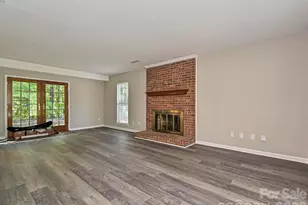 11200 Walking Horse Ln, Charlotte, NC 28215 - Photo 8