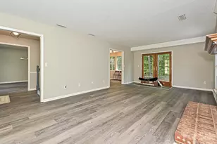 11200 Walking Horse Ln, Charlotte, NC 28215 - Photo 16