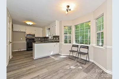 11200 Walking Horse Lane, Charlotte, NC 28215 - Photo 10