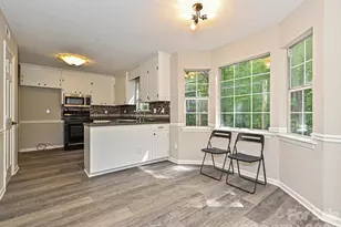 11200 Walking Horse Ln, Charlotte, NC 28215 - Photo 10