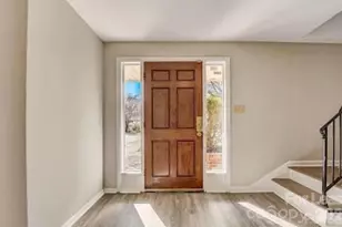 5707 Snow White Ln, Charlotte, NC 28213 - Photo 2