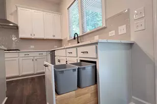 812 E 19th St, Charlotte, NC 28205 - Photo 20