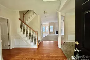 10514 Old Bridge Ln, Charlotte, NC 28269 - Photo 4