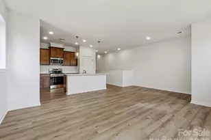 6605 Fire Lily Ln, Charlotte, NC 28216 - Photo 16
