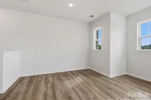 6605 Fire Lily Ln, Charlotte, NC 28216 - Photo 18