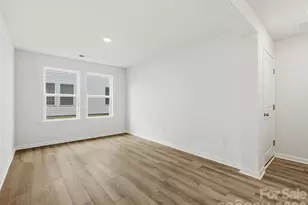 6605 Fire Lily Ln, Charlotte, NC 28216 - Photo 8