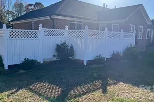 570 Queen Brogan Ct, Gastonia, NC 28054 - Photo 2