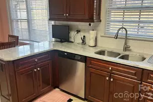 570 Queen Brogan Ct, Gastonia, NC 28054 - Photo 10